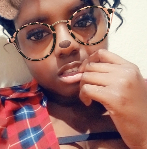 Profile Picture of Shawndrea Joyce (@oneramdomcookie) on Poshmark