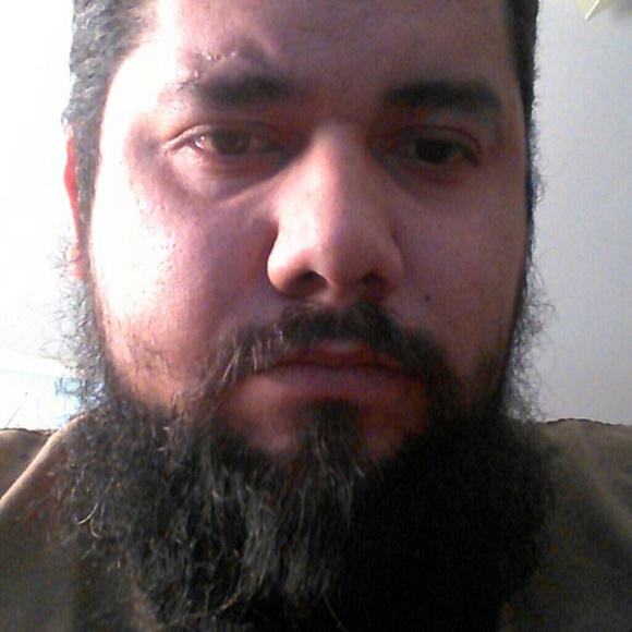 Profile Picture of Rey Alvarez (@rey909) on Poshmark