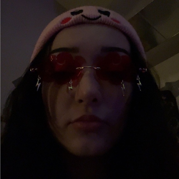 Profile Picture of Aishia Skye (@aishia1115) on Poshmark