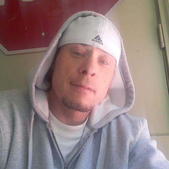 Profile Picture of Jason Neubauer (@jasonneubauer) on Poshmark
