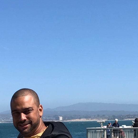 Profile Picture of Phillipp Mellon (@pmellon11) on Poshmark