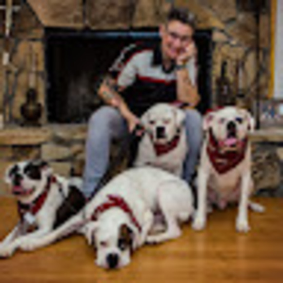 Profile Picture of Claudia Janka (@cjanka11) on Poshmark