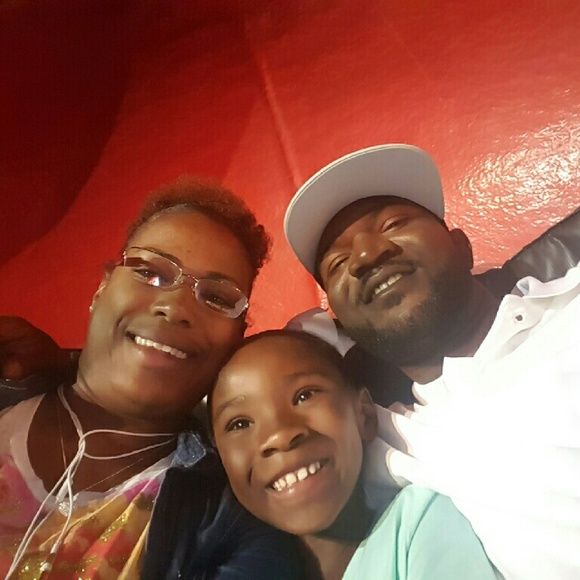 Melissa Bushnell - Poshmark Profile Picture of Melissa Bushnell (@102east) on Poshmark