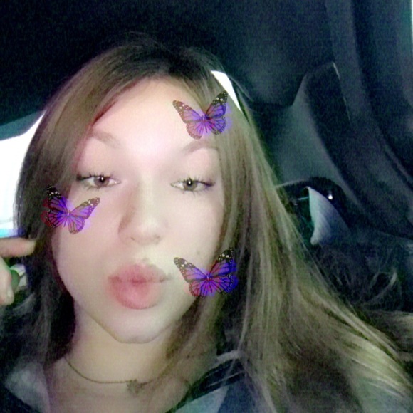 Profile Picture of Sysalee Lupardus (@sysaleelupardus) on Poshmark