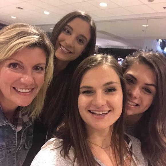 Profile Picture of Allie Onesko (@jjmissy) on Poshmark