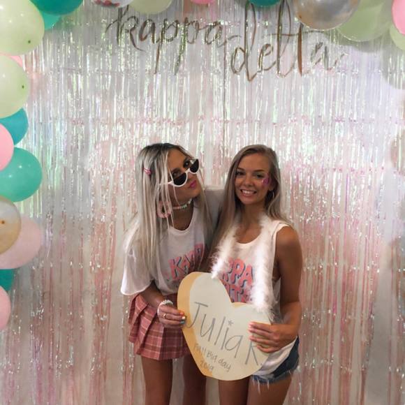 Profile Picture of Julia Ray (@jr26946) on Poshmark