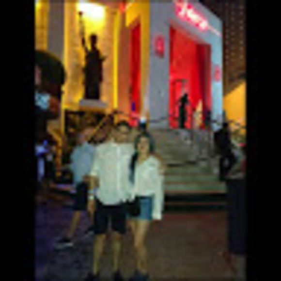 Profile Picture of Estefania Ramirez (@estefaniaram182) on Poshmark