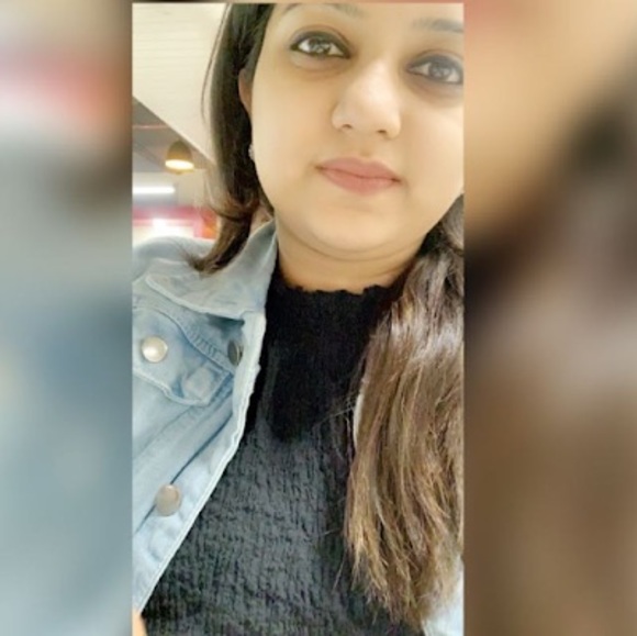 Profile Picture of Shreya Shetty (@shreyashetty552) on Poshmark