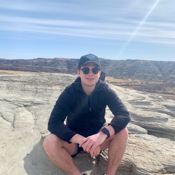 Profile Picture of Carson Cox (@carsoncox_) on Poshmark