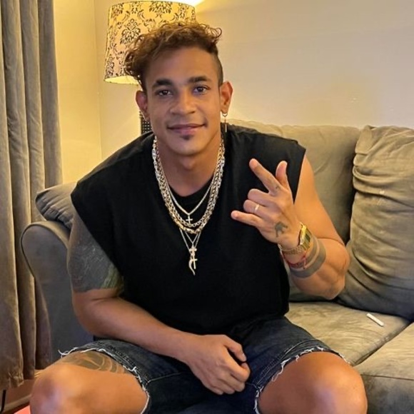 Profile Picture of Alexey Heredia (@alexeiheredia) on Poshmark