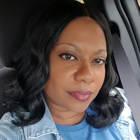 Profile Picture of Shamera Williams (@mommy4ladybugs) on Poshmark