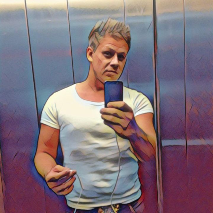 Profile Picture of davihudgens (@davilautner) on Tiktok