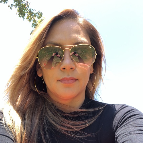 Profile Picture of Lori Martinsen (@lj1077) on Poshmark