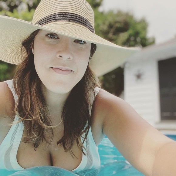 Profile Picture of Kate Owen (@openyourheart28) on Poshmark