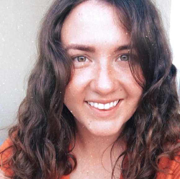 Profile Picture of Jenn Trass (@jennytrass) on Poshmark