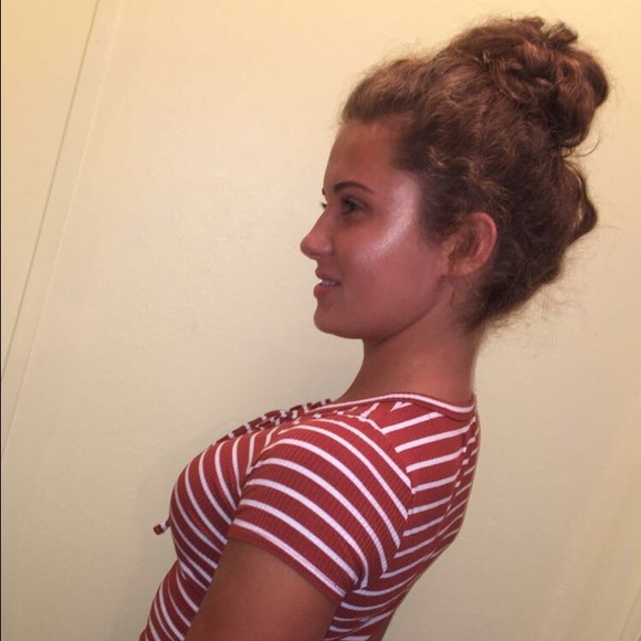 Profile Picture of Maddie Schocket (@maddieschocket) on Poshmark