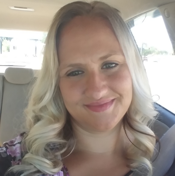 Profile Picture of Melissa Klitzka (@melklitzka14) on Poshmark