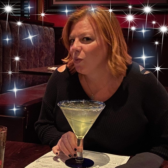 Profile Picture of Patricia Bregel (@patty2075) on Poshmark