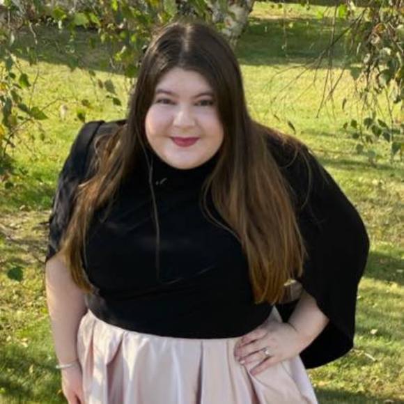 Profile Picture of Eileen Conaty (@leena693) on Poshmark