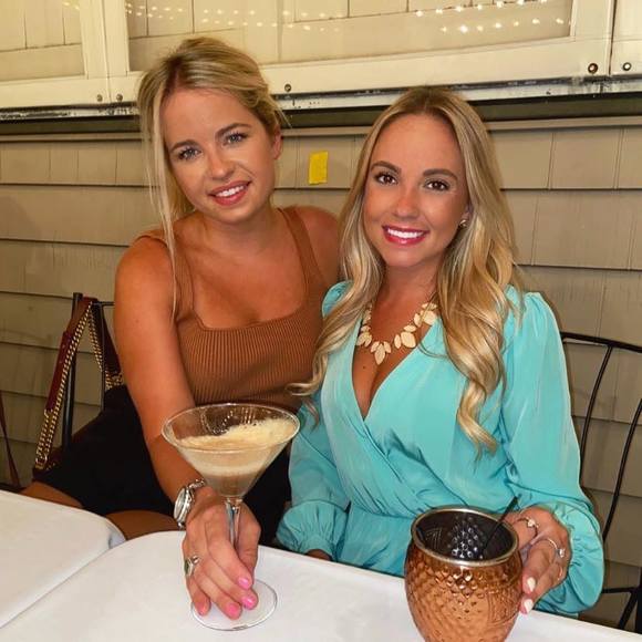 Profile Picture of Emma Mazukina (@emmamazukina) on Poshmark