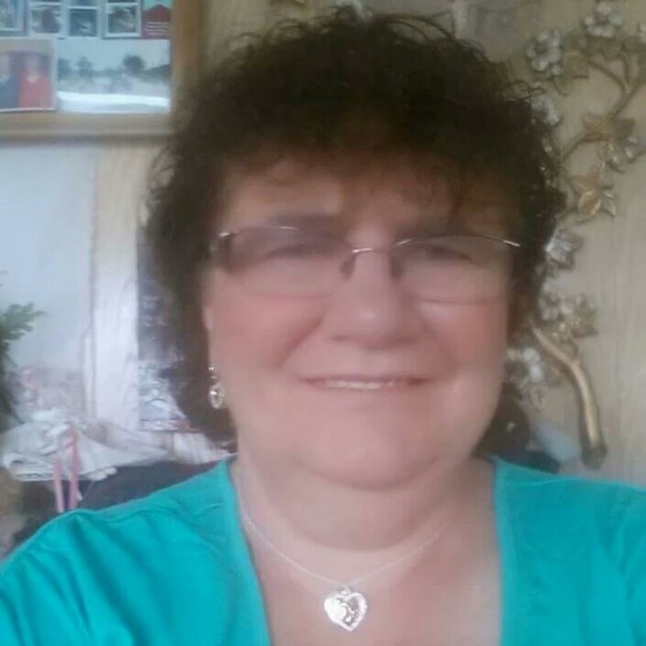 Profile Picture of Debbie Rachau (@debbierachau) on Poshmark