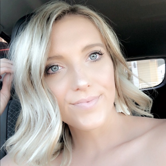 Profile Picture of Bailey Jarvis (@baejarv) on Poshmark