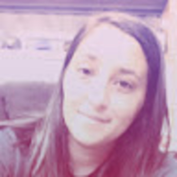 Profile Picture of Britni Stutes (@britnistutes) on Poshmark