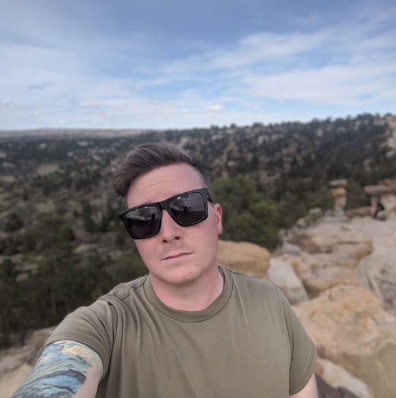 Profile Picture of Ryan Enright (@flyrye711) on Poshmark