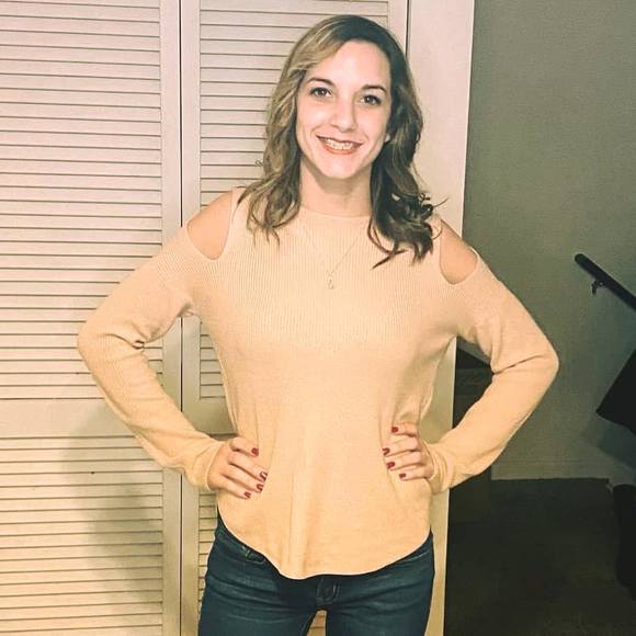 Profile Picture of Cortney Foster (@ht450c) on Poshmark