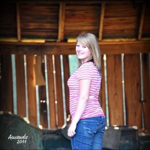 Profile Picture of Aamanda Mcnany (@amcnany93) on Poshmark