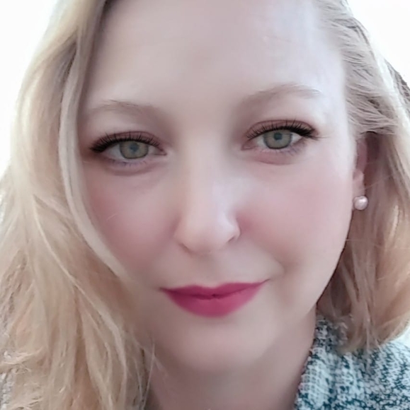 Profile Picture of Sarah Rice (@sjrice0823) on Poshmark