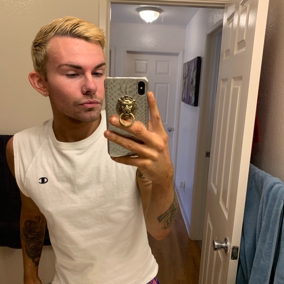 Profile Picture of Wade Huntley (@wadehuntley) on Poshmark