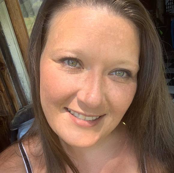 Profile Picture of Kristen Decker (@camkmb4200) on Poshmark