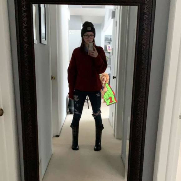 Samantha Swander - Poshmark Profile Picture of Samantha Swander (@cherryhut09) on Poshmark