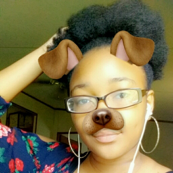 Profile Picture of Niyaaaa Scarbrough (@_nxsd_) on Poshmark