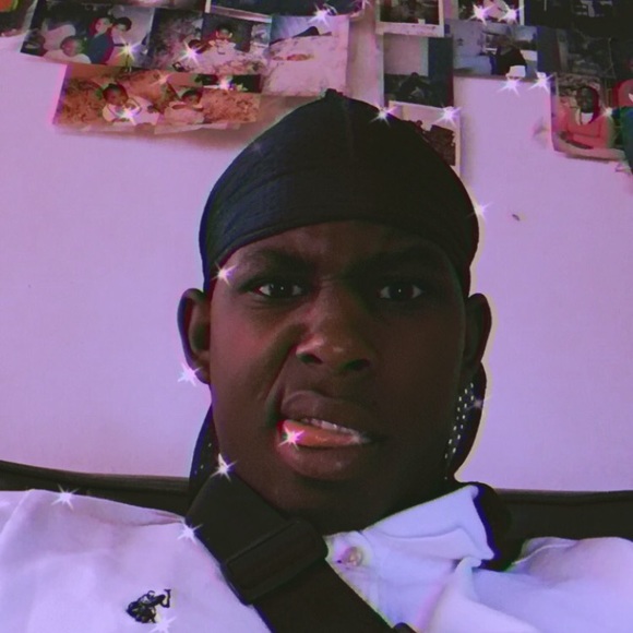 Profile Picture of Emmanuel Brewer (@theonlylile) on Poshmark