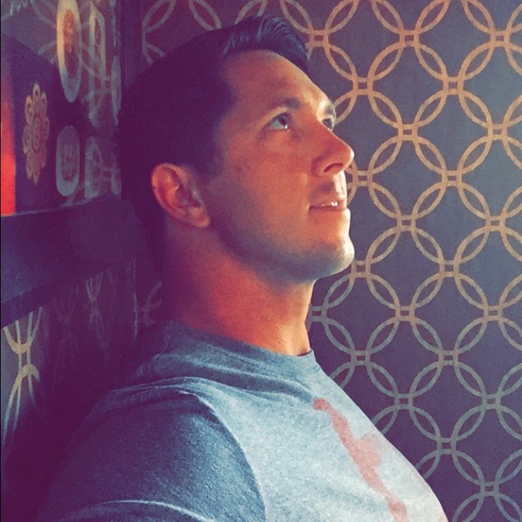 Profile Picture of Travis Marks (@travismarks) on Poshmark
