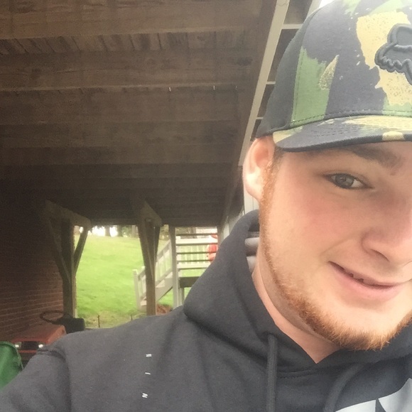 Profile Picture of Shane Georgetti (@sgeorgetti) on Poshmark