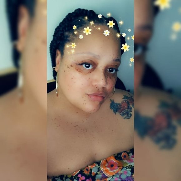 Profile Picture of Shen Shen (@sisqogurl) on Poshmark