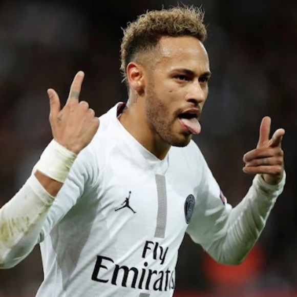 Profile Picture of Mtn Peeks (@mtn_peeks) on Poshmark