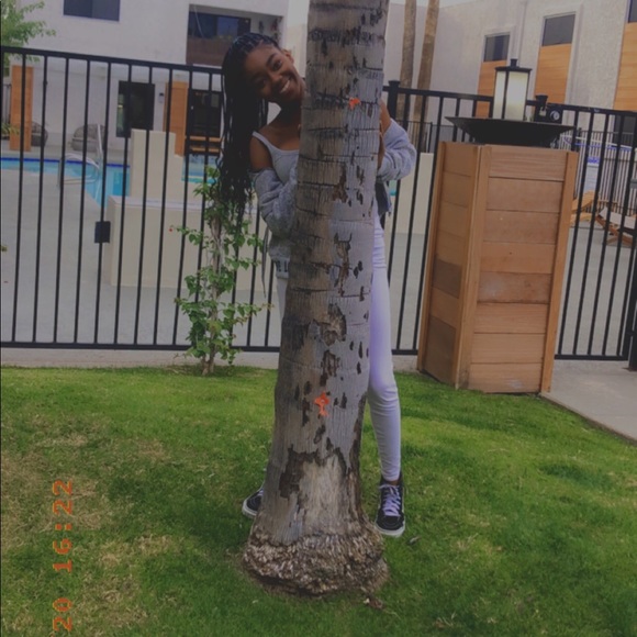 Profile Picture of Kaleenah Cubit (@kaleenah_cubit) on Poshmark