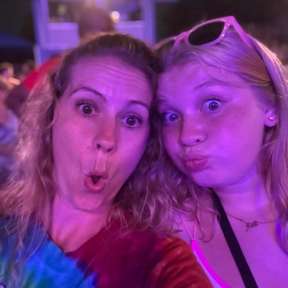 Profile Picture of Faith Sekerak (@fsekerak) on Poshmark