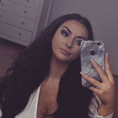 Profile Picture of Rebecca (@Rebecca_Pearce_) on Twitter