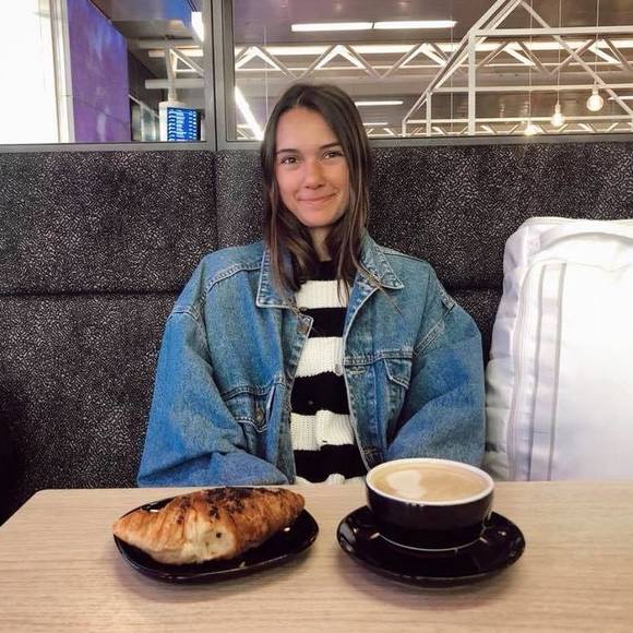 Profile Picture of Sofia Sendra (@sofidoodles) on Poshmark