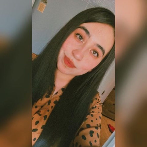 Profile Picture of Selene Barrera (@zelene616) on Poshmark