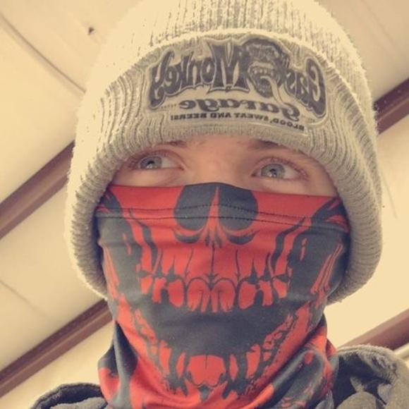 Profile Picture of Bradley Barrett (@oddiseeaz) on Poshmark