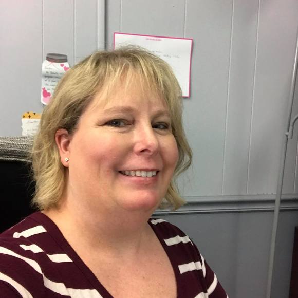 Profile Picture of Heather Waldron (@heatherhw5) on Poshmark