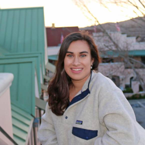 Profile Picture of Emily Beneduce (@emilybeneduce) on Poshmark