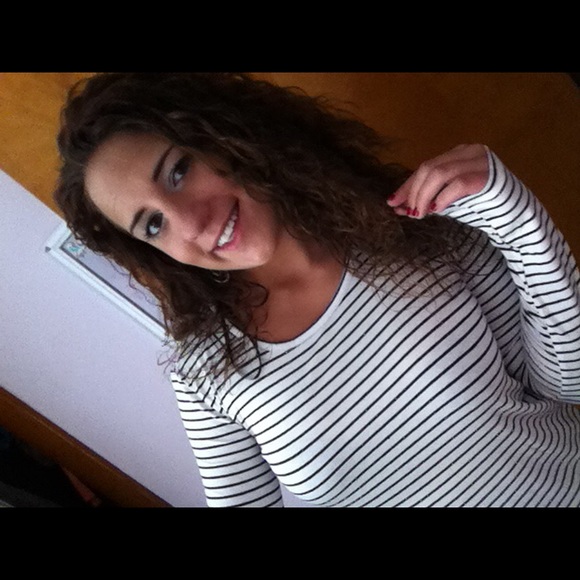 Profile Picture of Amy Stankiewicz (@amystankie) on Poshmark