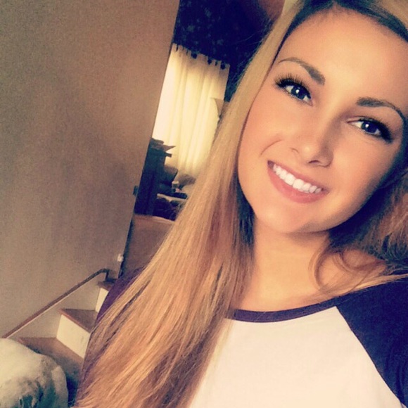 Profile Picture of Paige Csuha (@pcsuha) on Poshmark